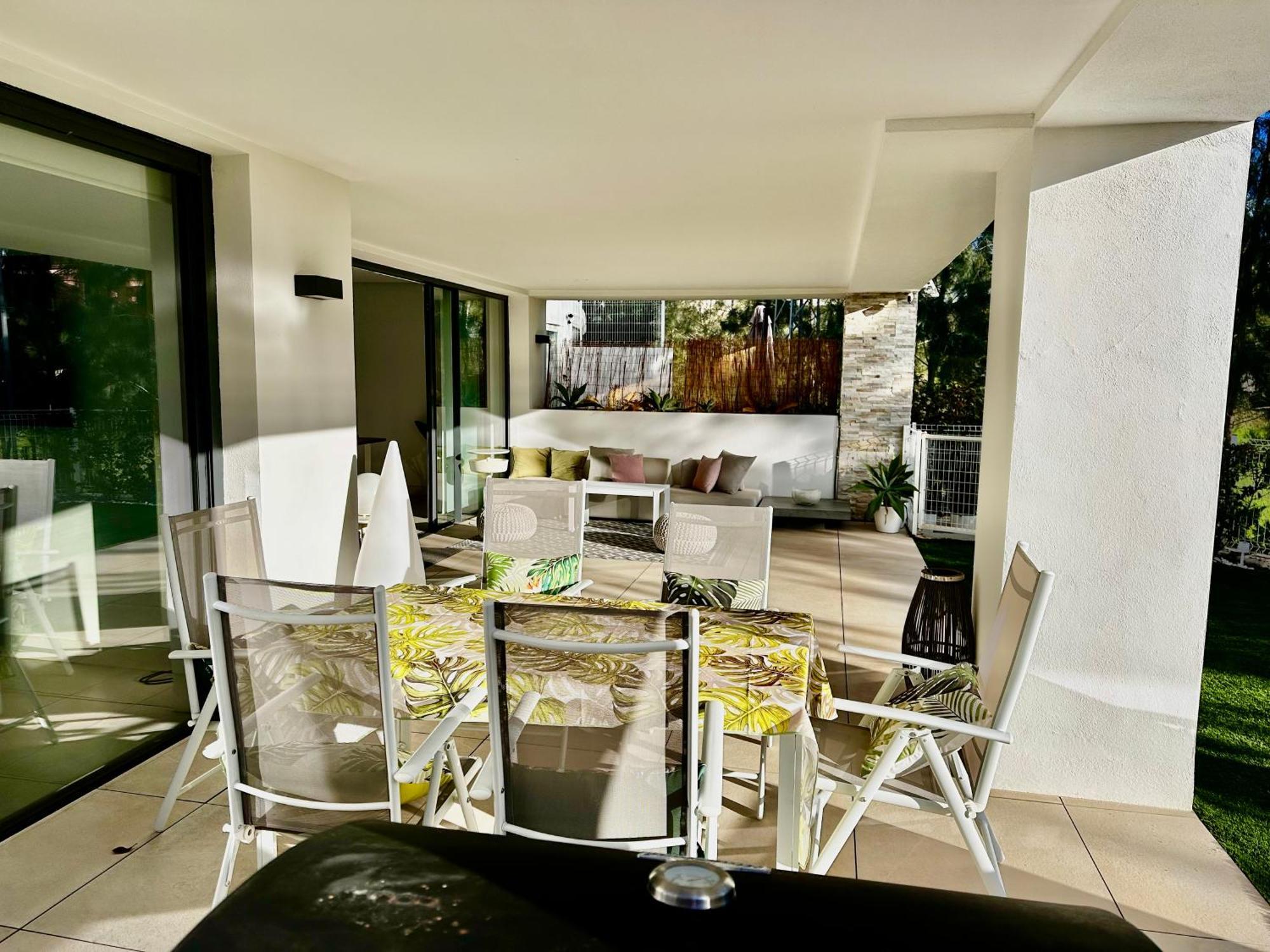 Modern Garden By Cabopino Golf Apartment Marbella